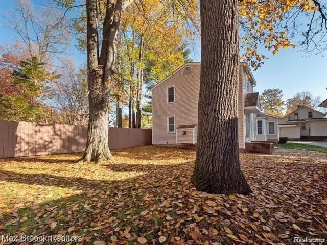 364 S Wing St - Photo 6 of 40