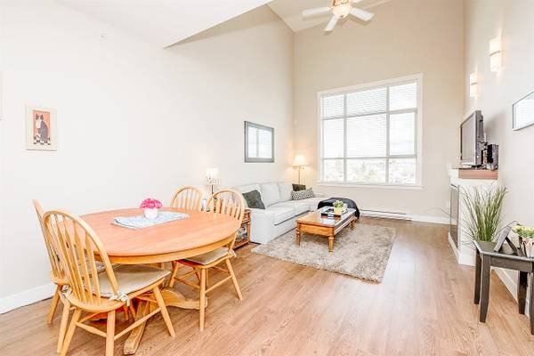 19936 56 Avenue - Photo 2 of 8