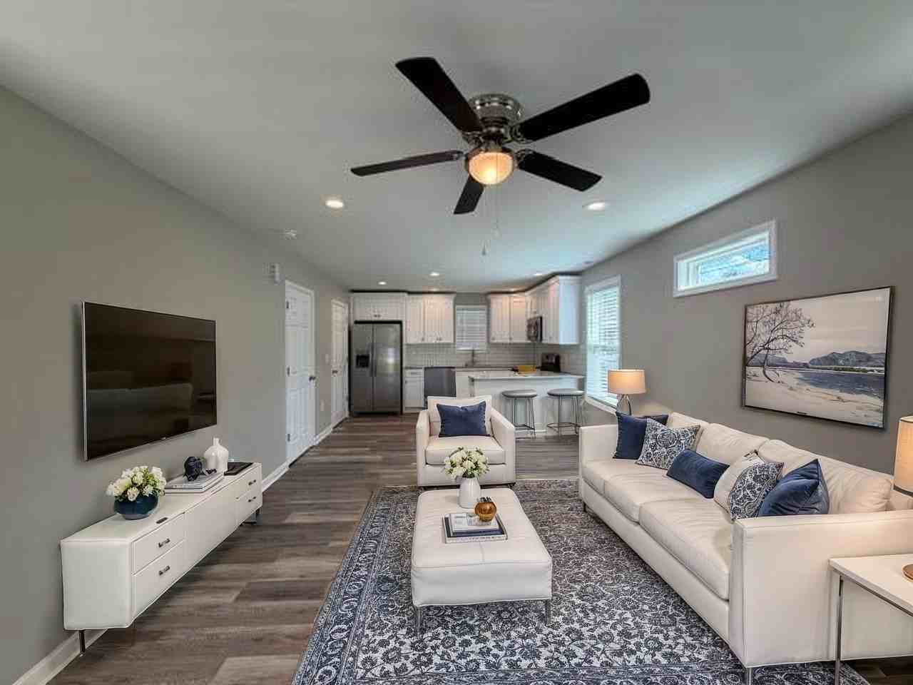 703 Bibb St Ne #B - Photo 4 of 31