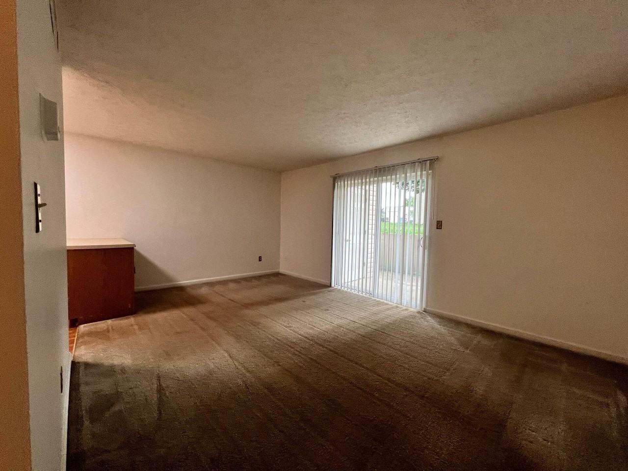 807 Whitney Ave Nw #308B - Photo 2 of 12
