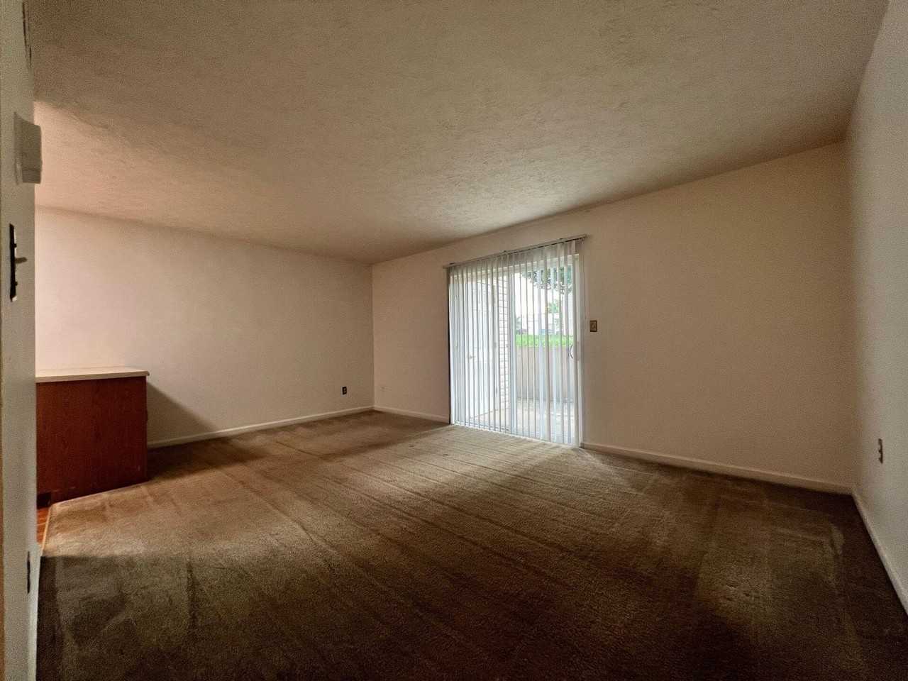 807 Whitney Ave Nw #308B - Photo 3 of 12