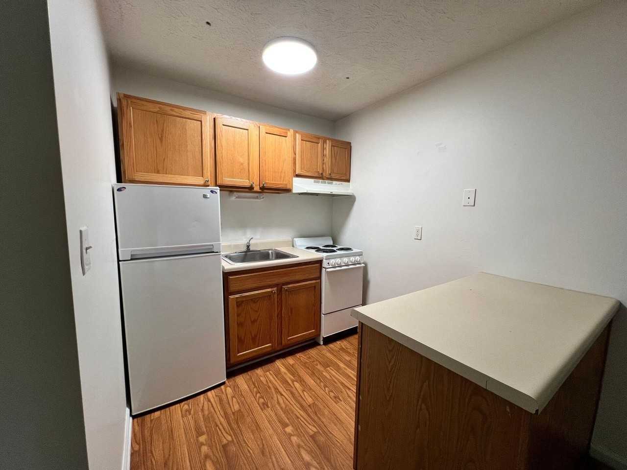 807 Whitney Ave Nw #308B - Photo 7 of 12