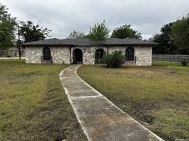 featured image of 109 Cibolo Oak Ln