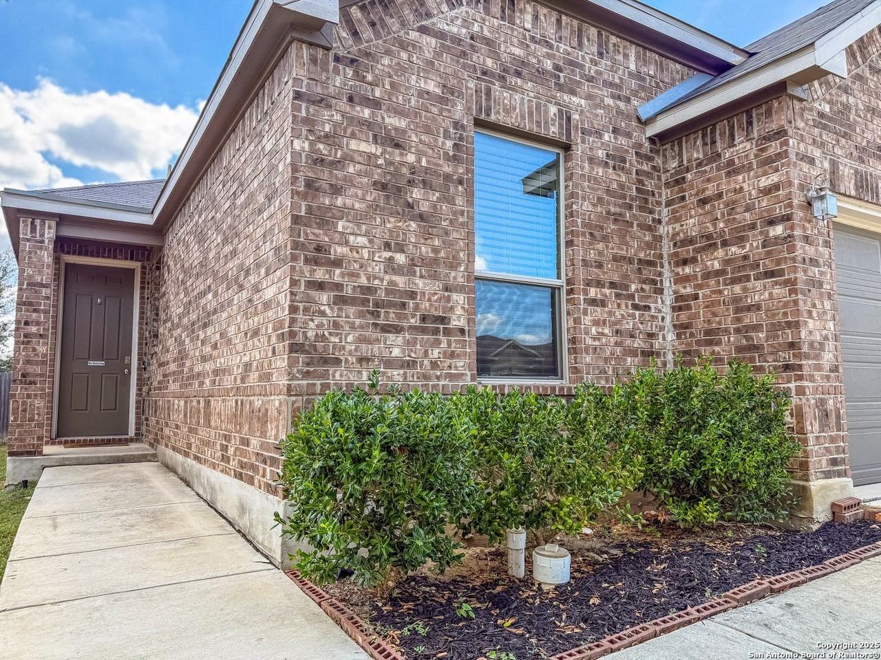 4526 Stetson Run - Photo 3 of 34