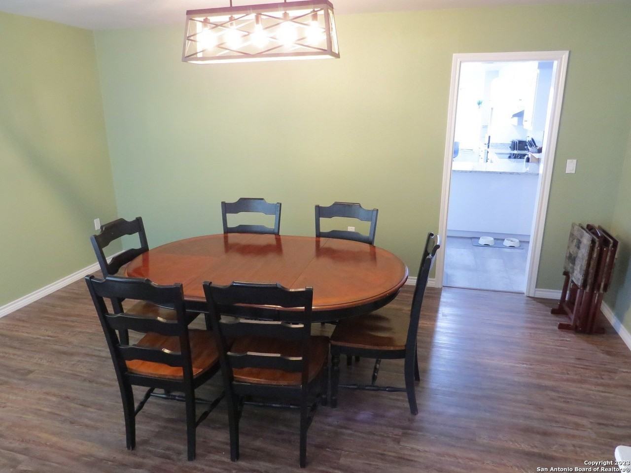 13906 Thebes Cir - Photo 5 of 24