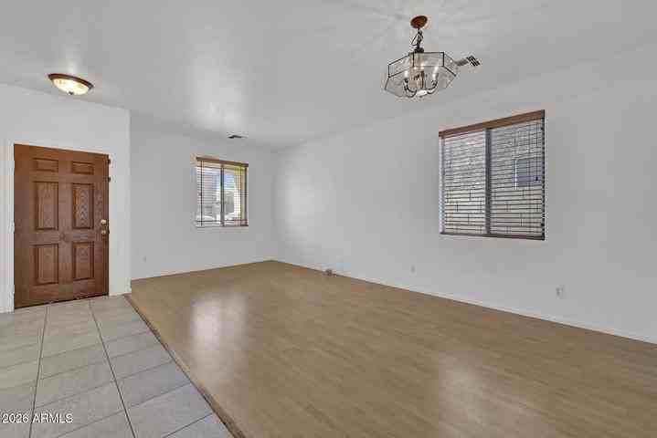 7040 W Alta Vista Rd - Photo 5 of 36