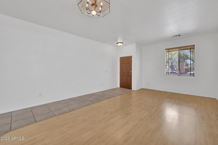 7040 W Alta Vista Rd - Photo 6 of 36