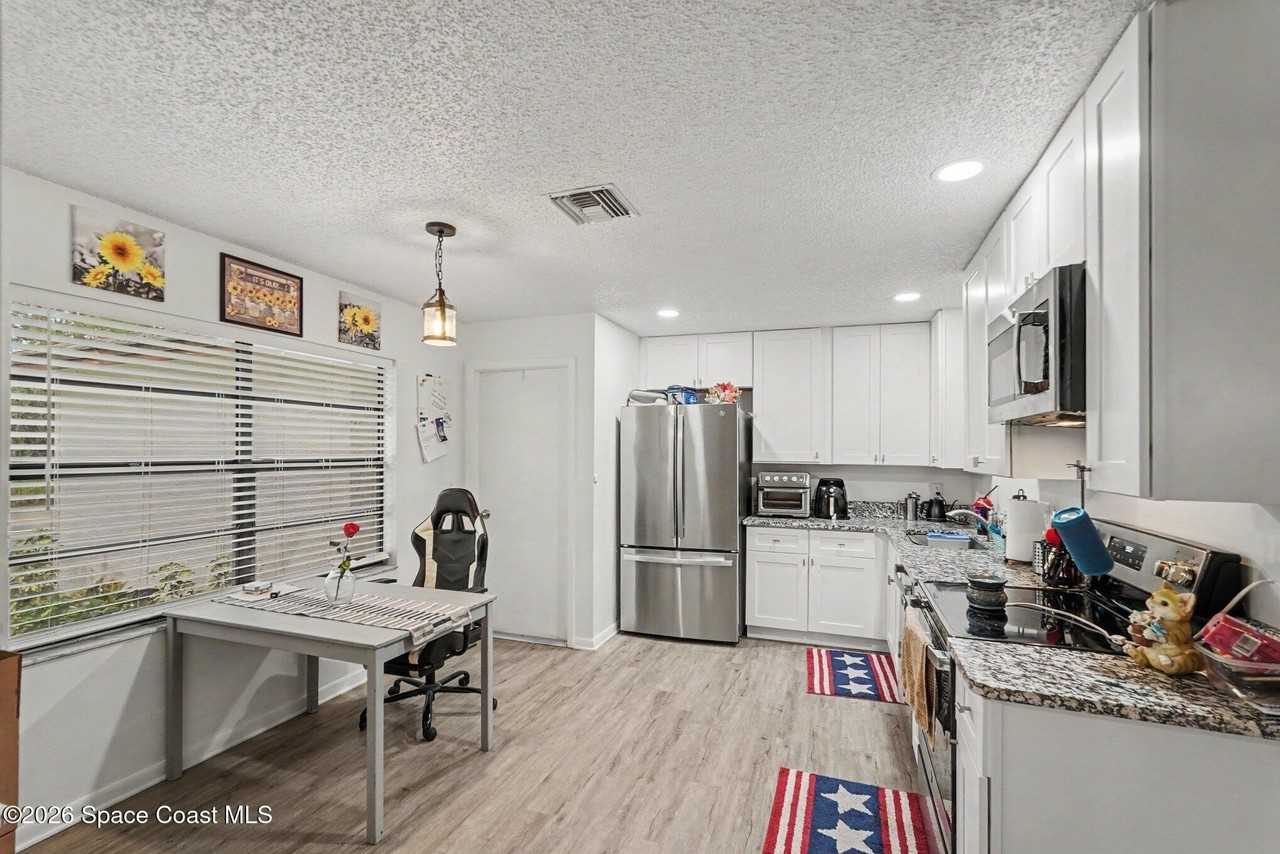 842 Glendale Ave Nw - Photo 4 of 26