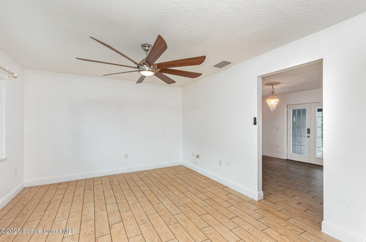 986 Sycamore Dr - Photo 6 of 26