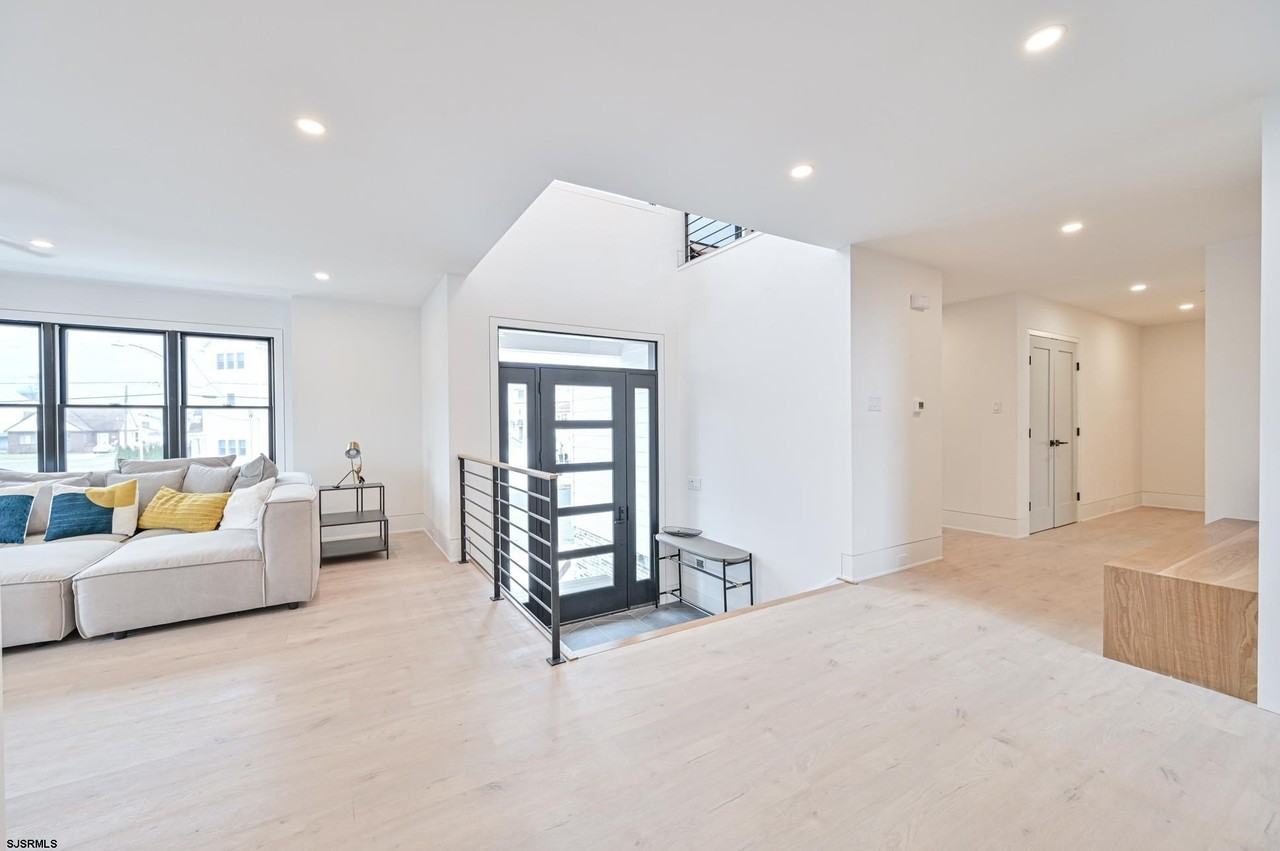 119 Sheridan Sq - Photo 2 of 50