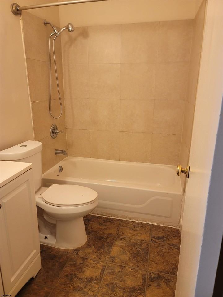 20 Maureen Ct - Photo 5 of 6