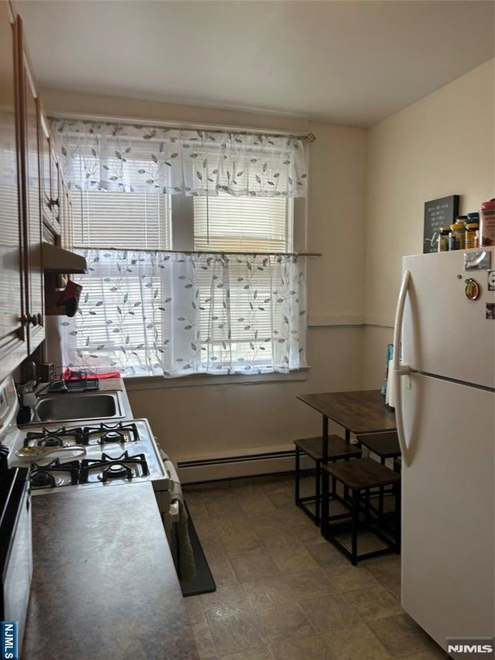 32 Halstead St - Photo 3 of 10