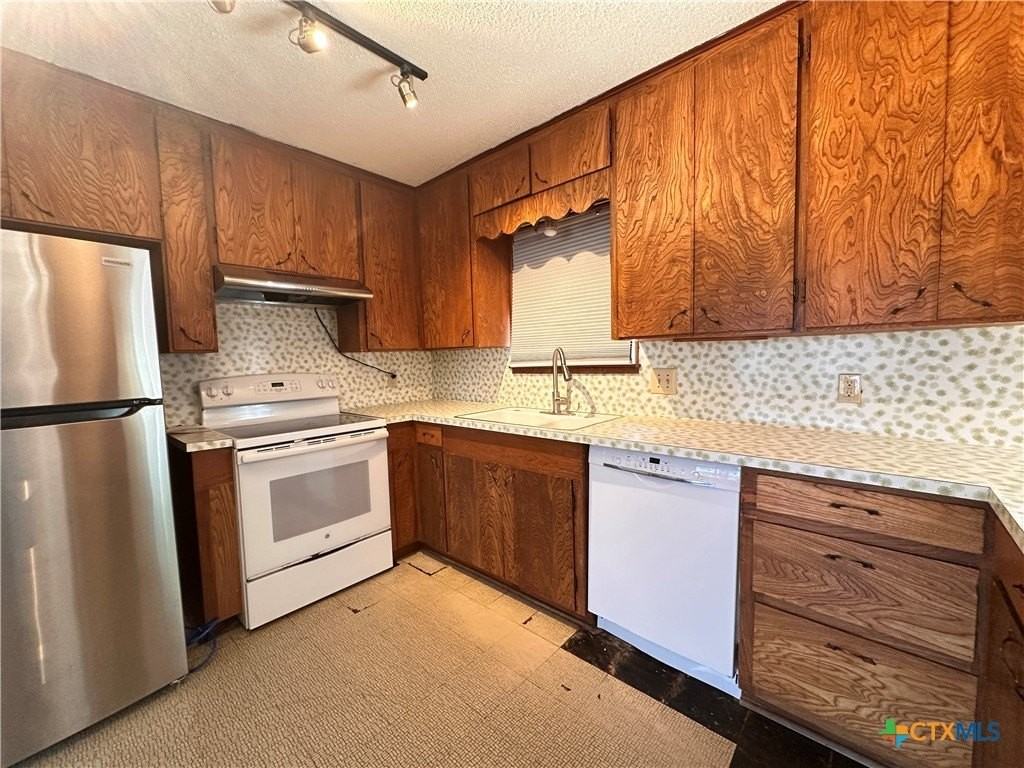 1409 Prospect St - Photo 6 of 30
