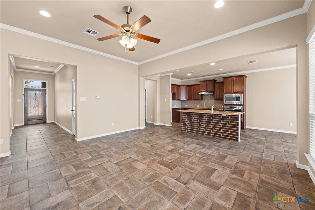 10223 Alamosa Ln - Photo 3 of 29