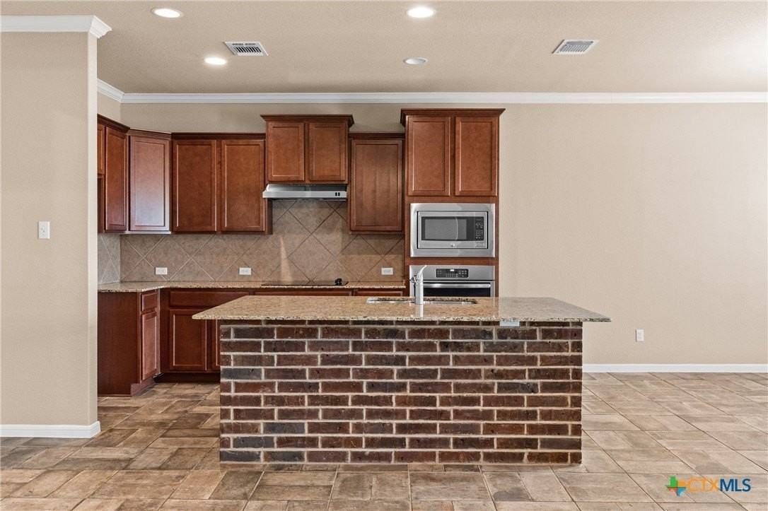 10223 Alamosa Ln - Photo 4 of 29