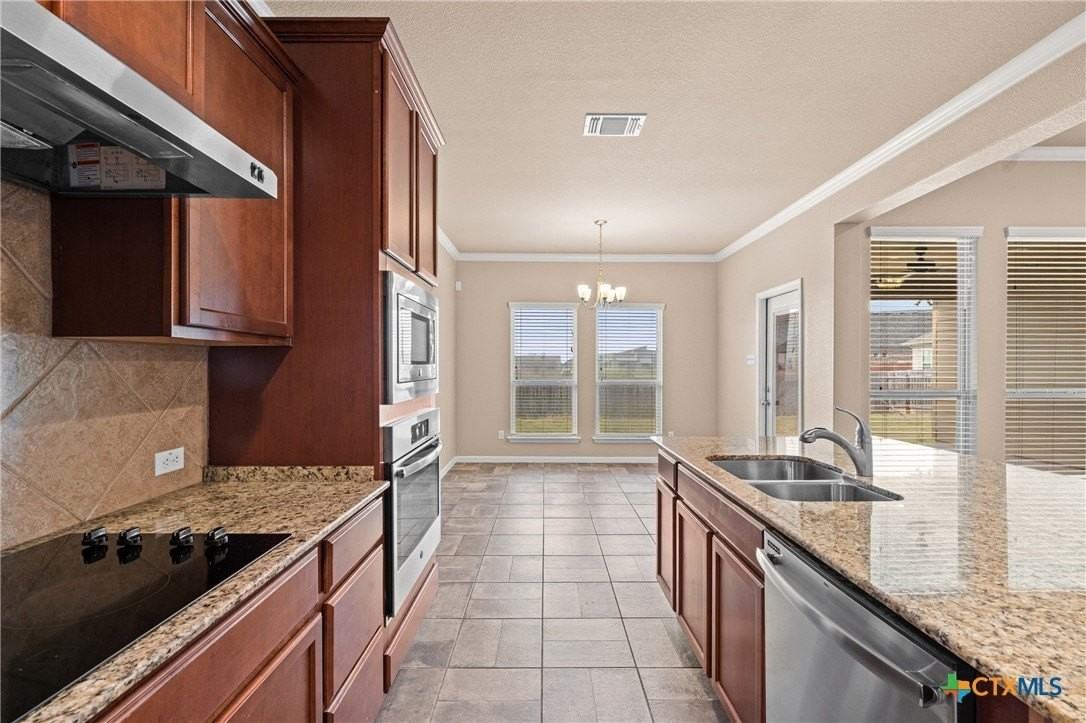 10223 Alamosa Ln - Photo 5 of 29