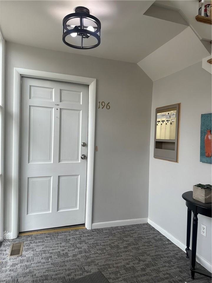 196 Lyons Dr - Photo 2 of 25