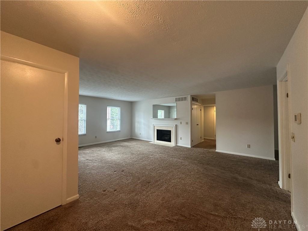 196 Lyons Dr - Photo 5 of 25