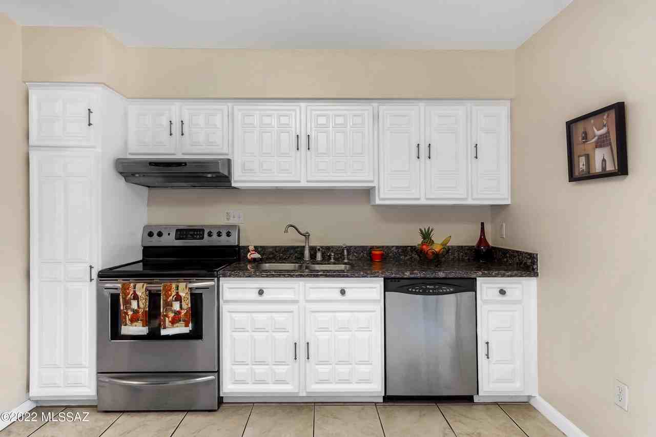 9484 E Golden West St - Photo 4 of 36