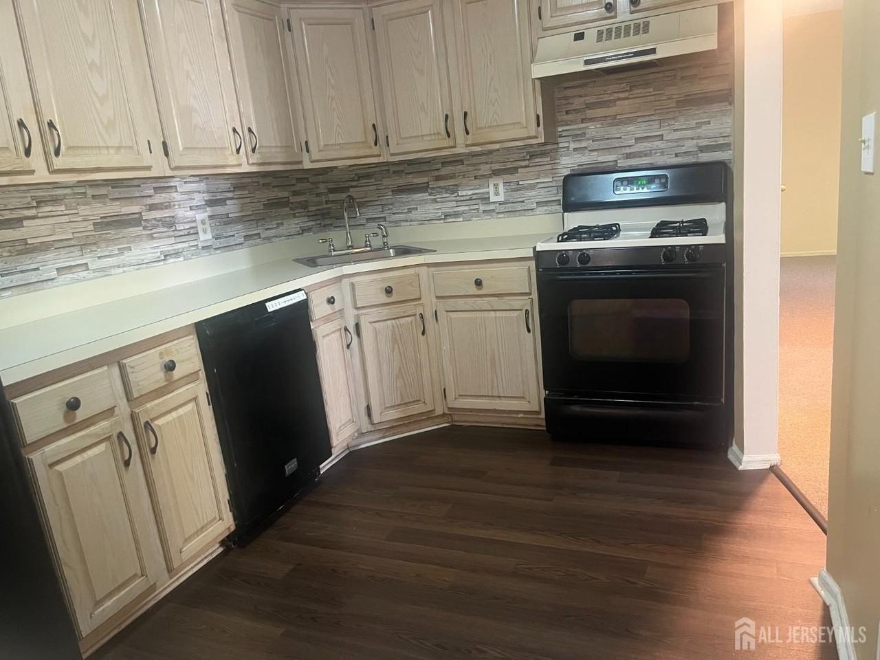 109 Michaels Ct - Photo 5 of 21