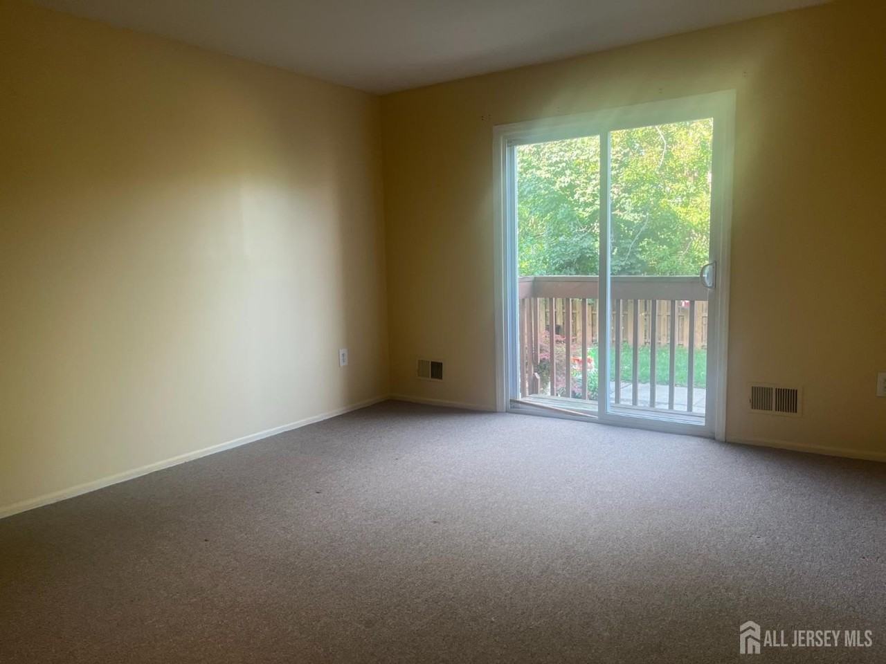 109 Michaels Ct - Photo 7 of 21