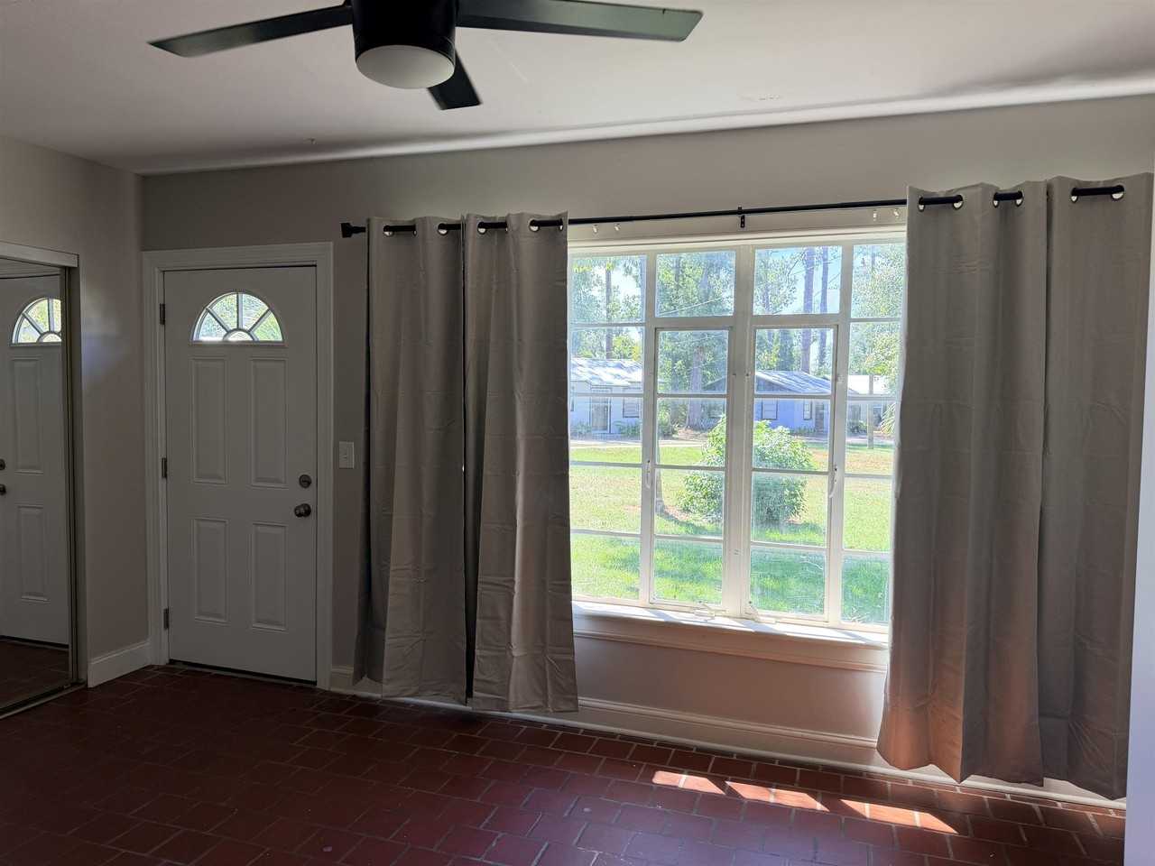 3117 Parklawn St - Photo 4 of 12