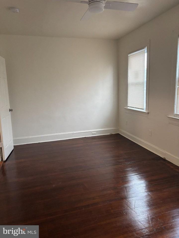 534 Madison St Nw - Photo 3 of 31