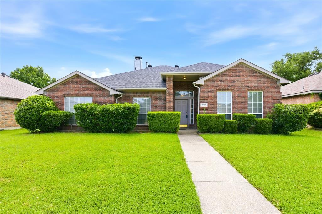 2720 Preston Crk - Photo 2 of 31