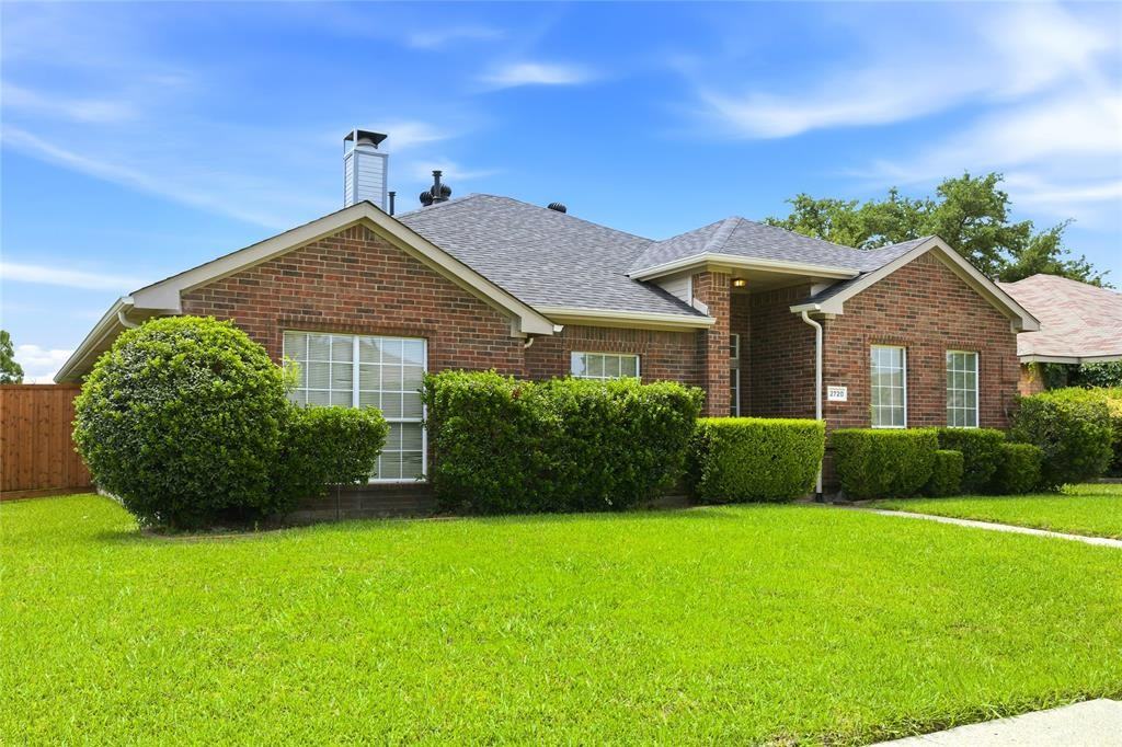 2720 Preston Crk - Photo 3 of 31
