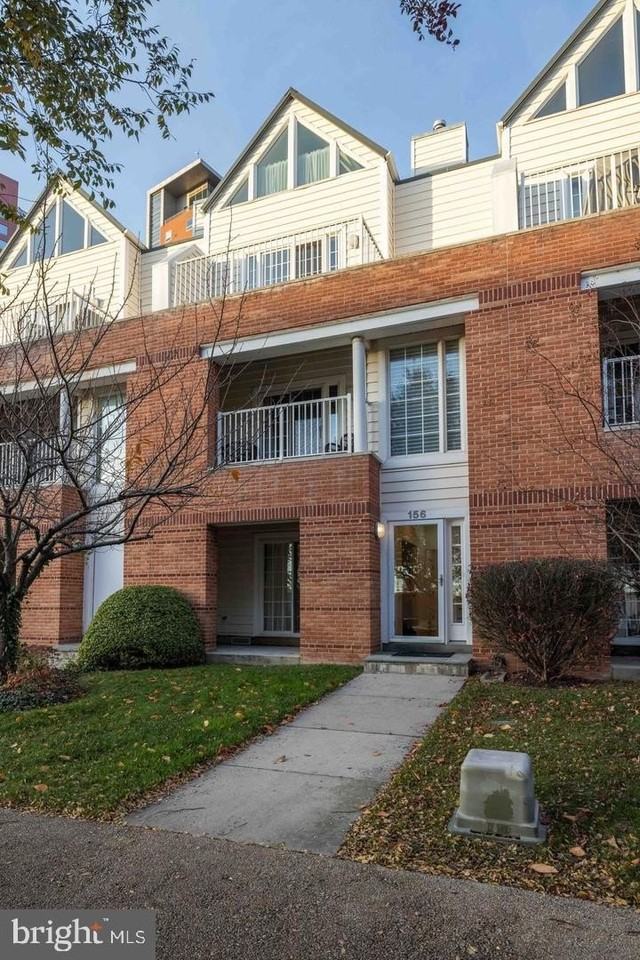 156 Christina Landing Dr - Photo 2 of 42