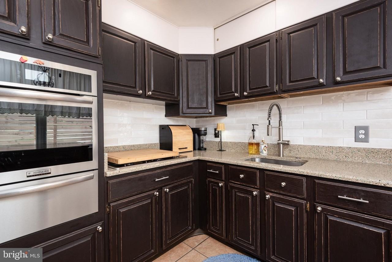219 Kathy Ct - Photo 4 of 13