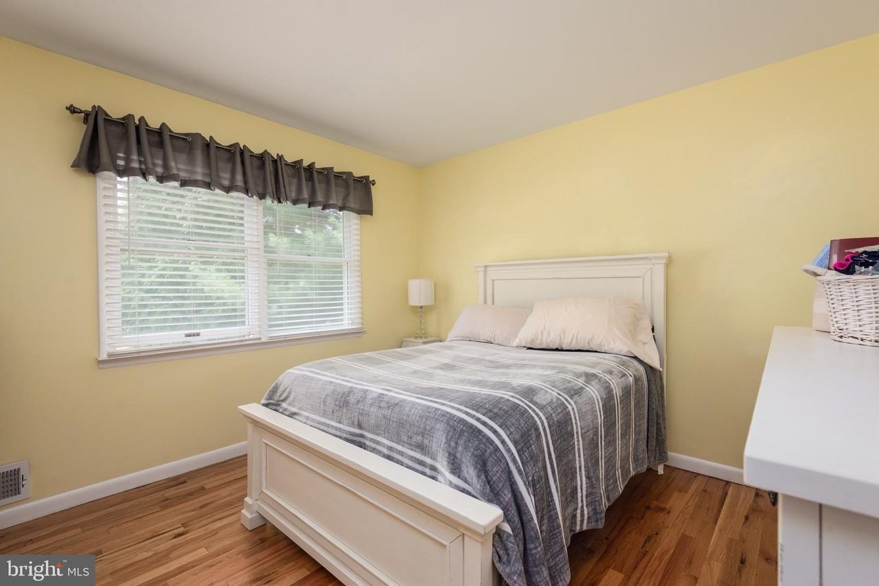 219 Kathy Ct - Photo 5 of 13