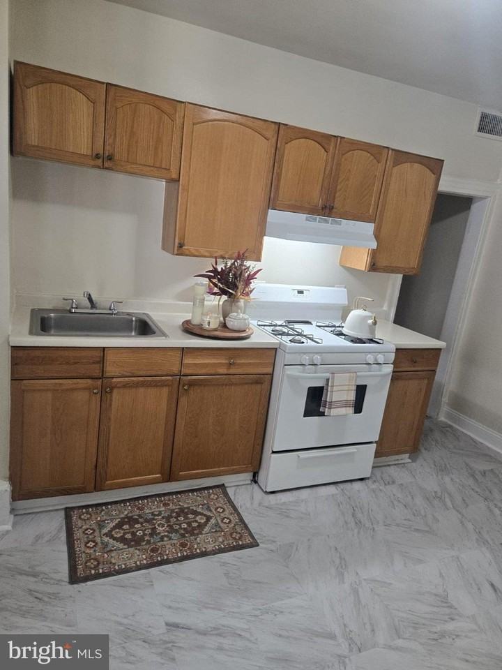 780 Washington Blvd #2F - Photo 2 of 16