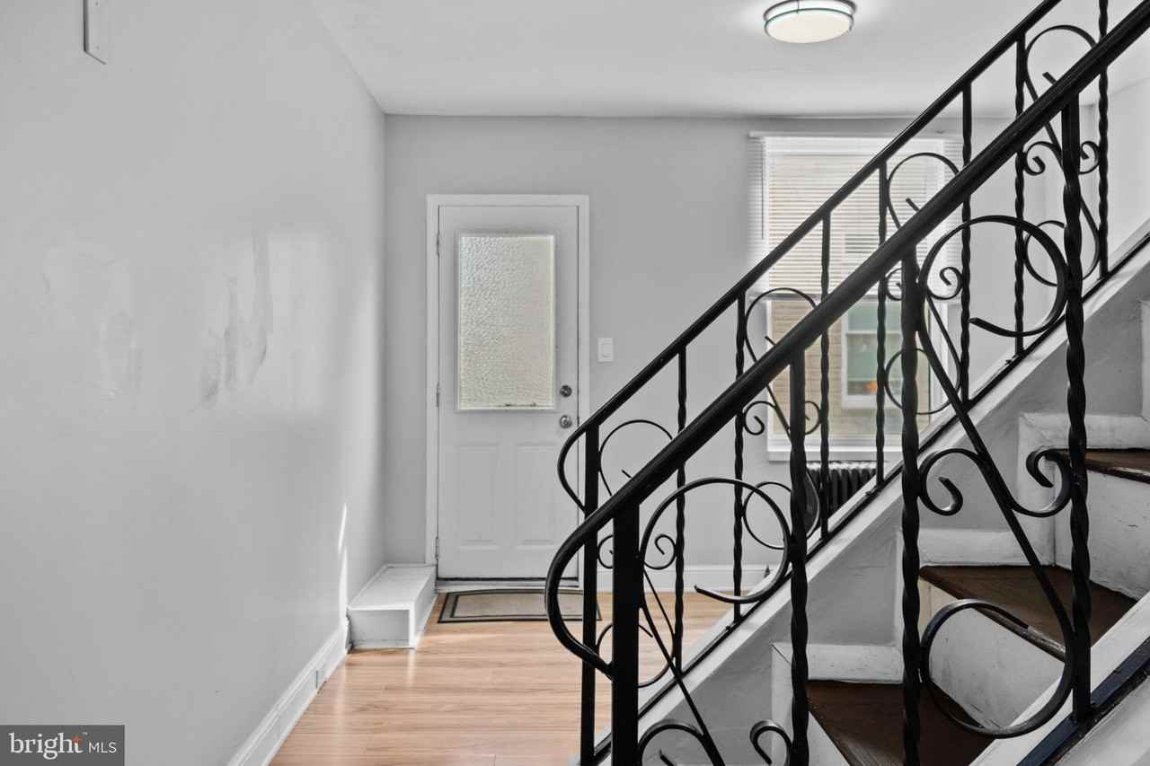 3404 Mueller St - Photo 5 of 38