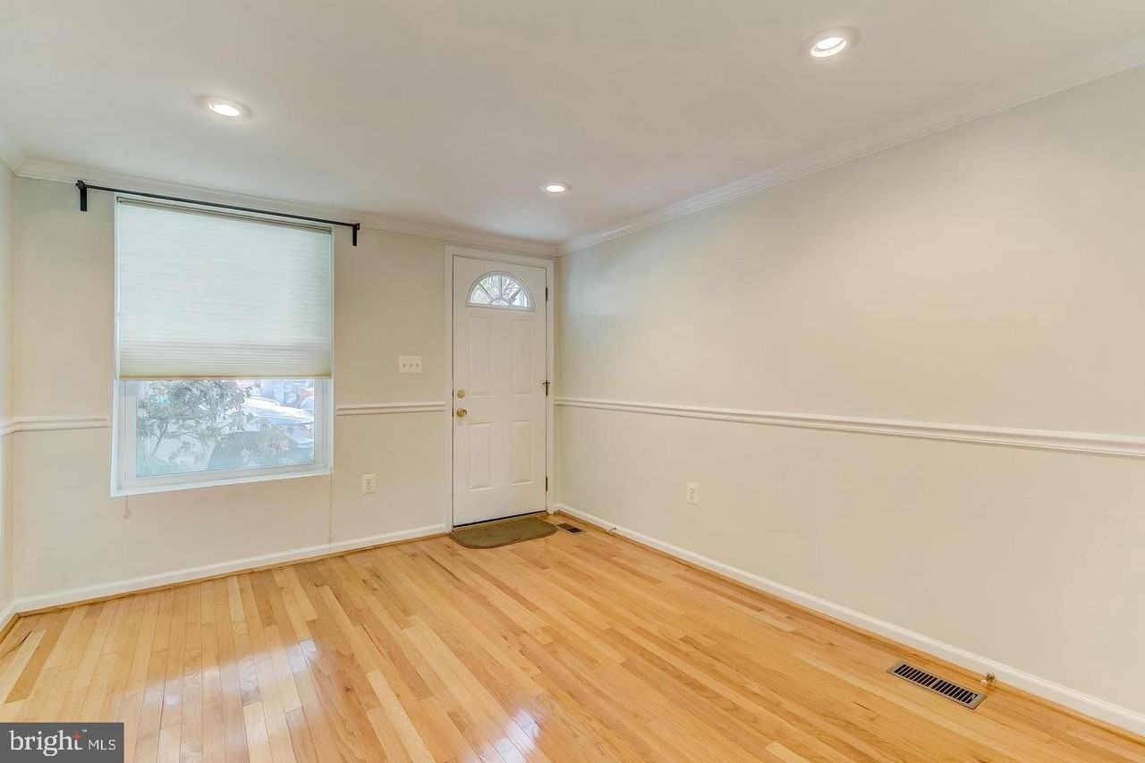 128 S Wolfe St - Photo 4 of 31