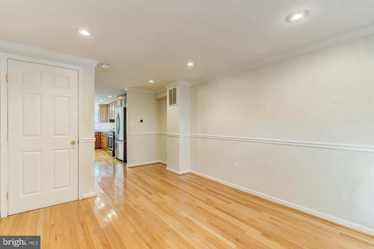 128 S Wolfe St - Photo 5 of 31