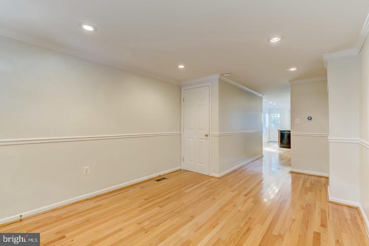 128 S Wolfe St - Photo 6 of 31