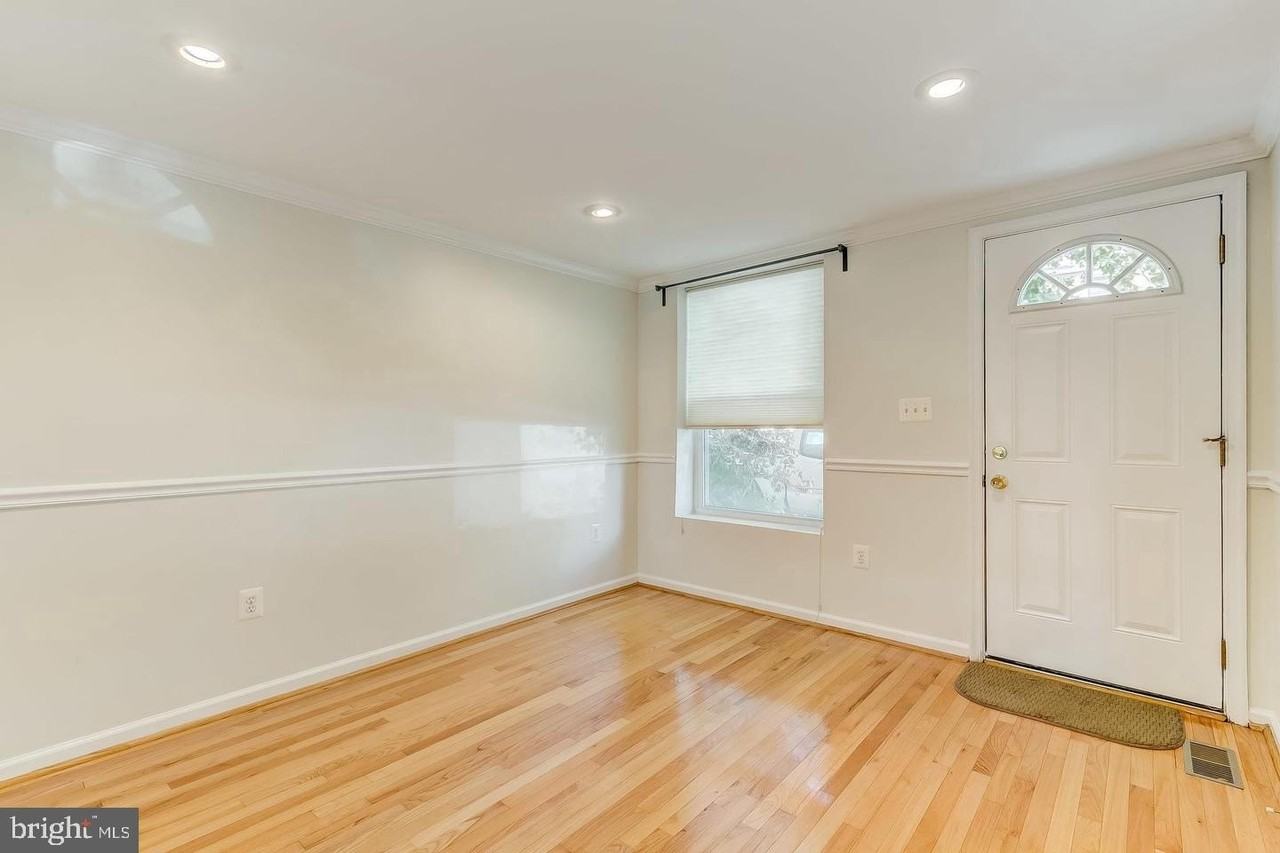 128 S Wolfe St - Photo 7 of 31