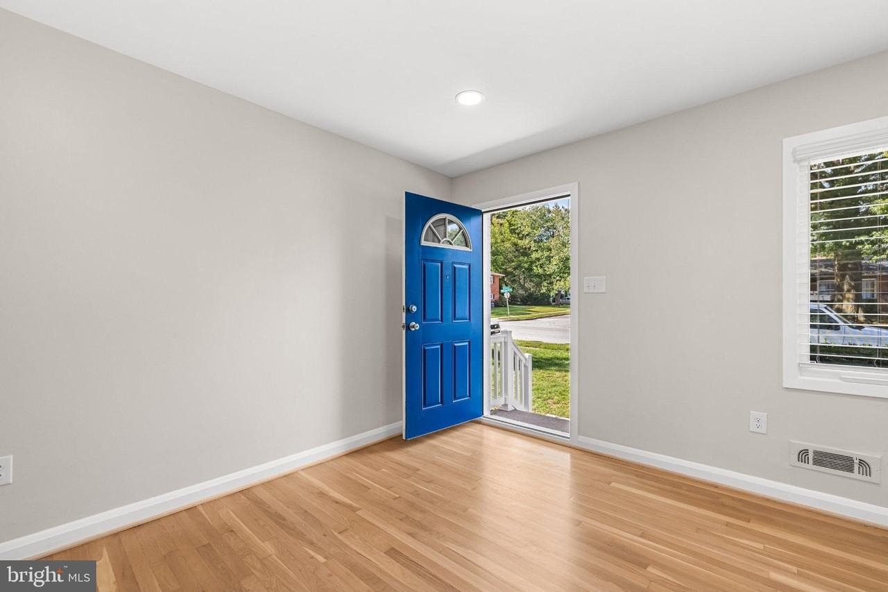 2107 Pine Valley Dr - Photo 3 of 48