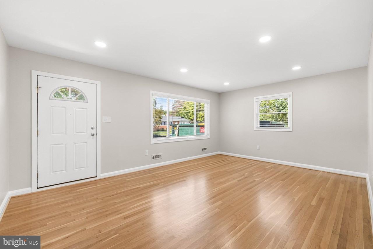 2107 Pine Valley Dr - Photo 4 of 48