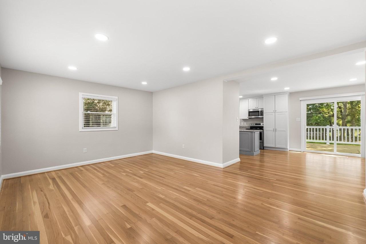 2107 Pine Valley Dr - Photo 5 of 48