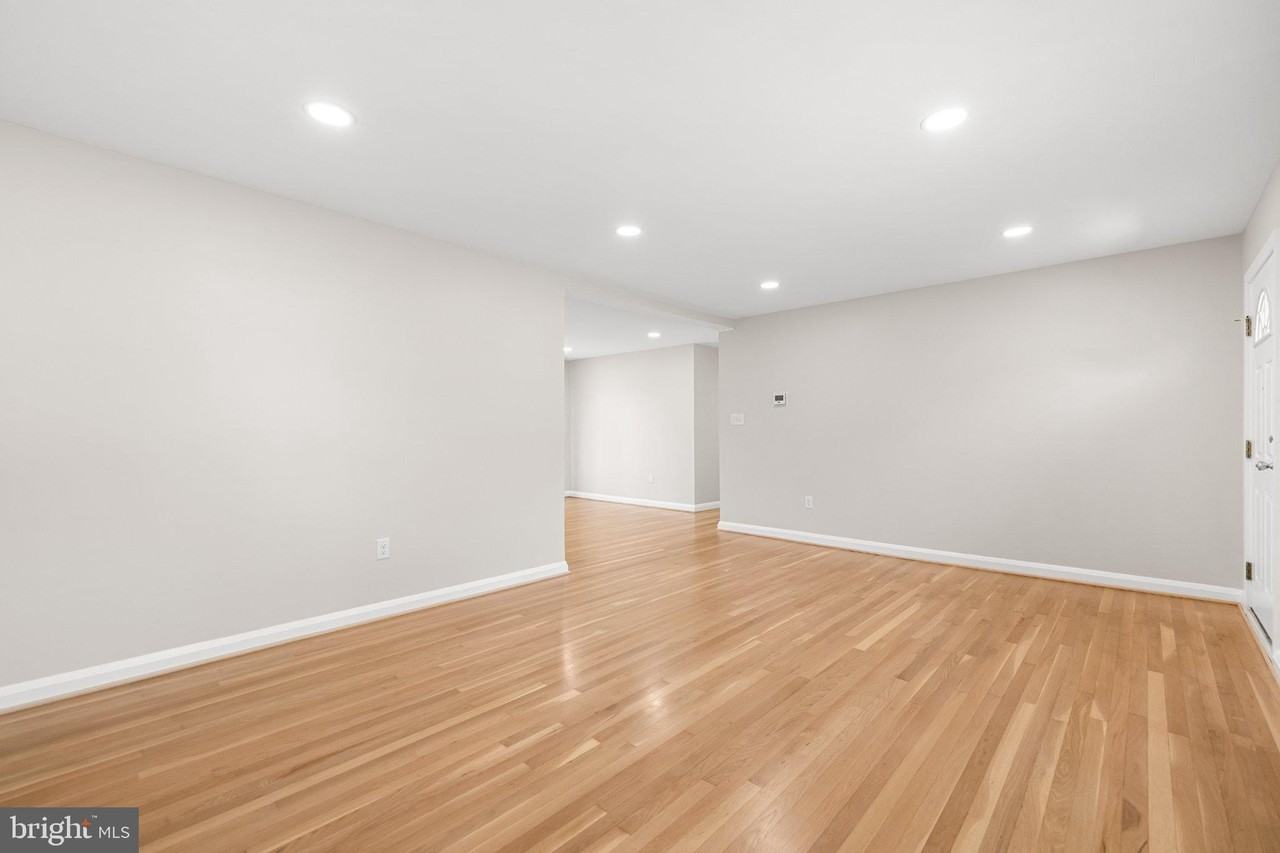 2107 Pine Valley Dr - Photo 7 of 48