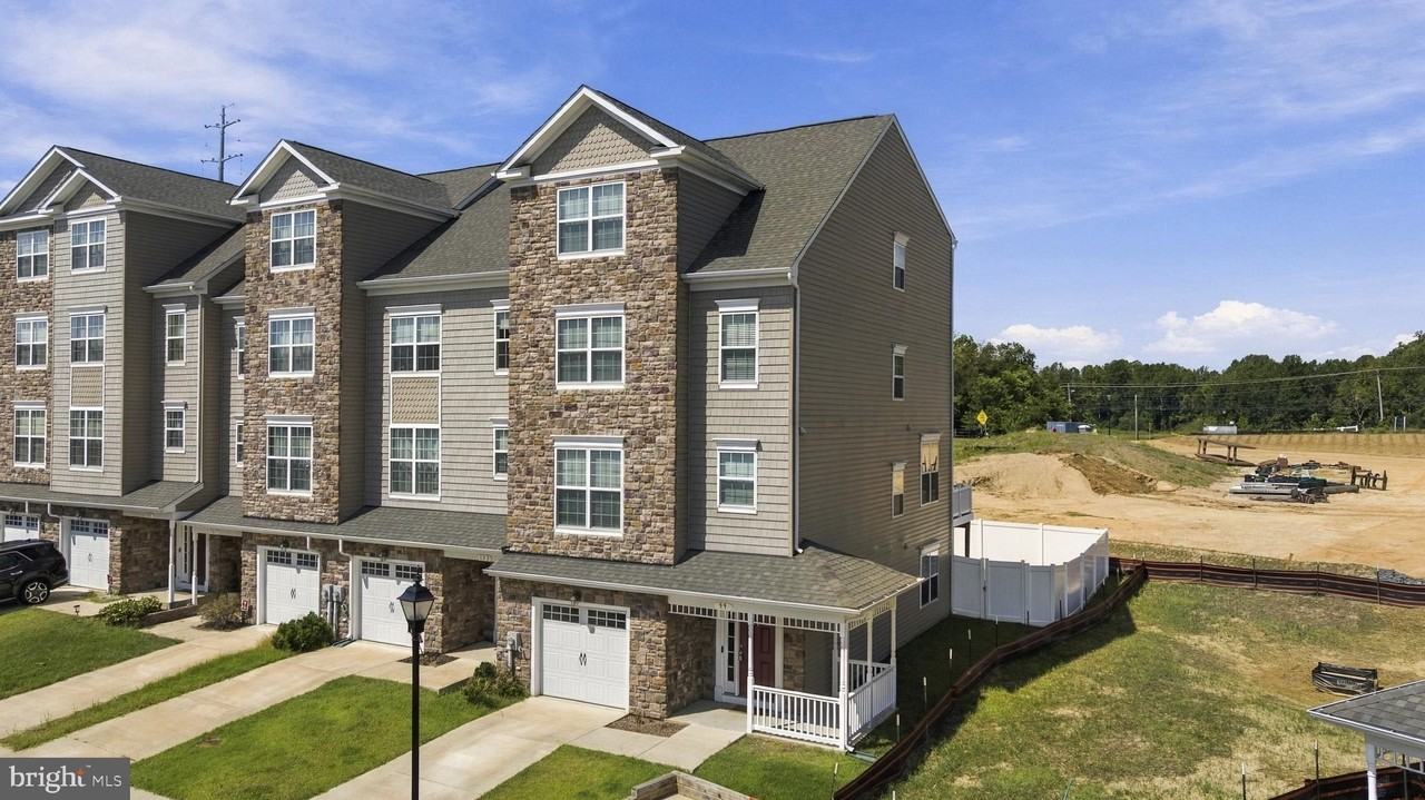 99 Clydesdale Ln - Photo 2 of 50