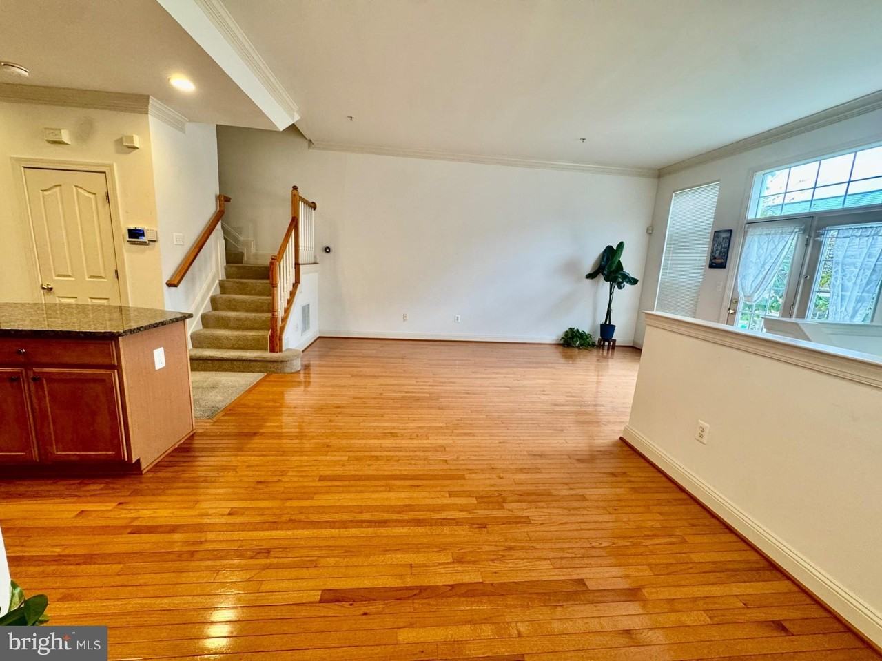 23517 Gardenside Pl - Photo 7 of 39