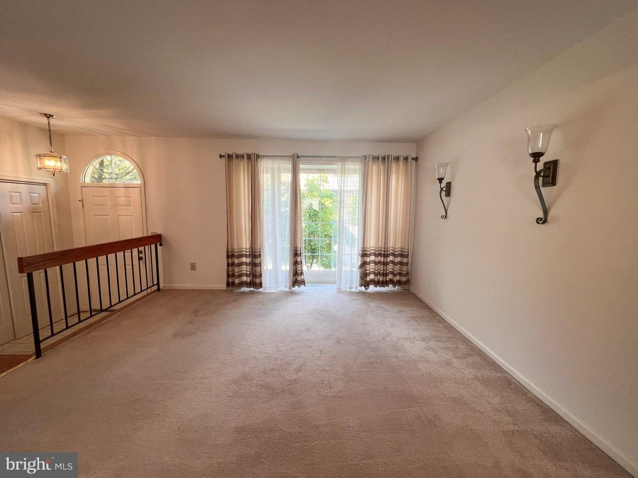 1951 Hickory Hill Ln - Photo 6 of 45
