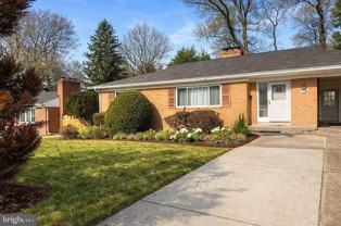 416 Burnt Mills Ave - Photo 1 of 1
