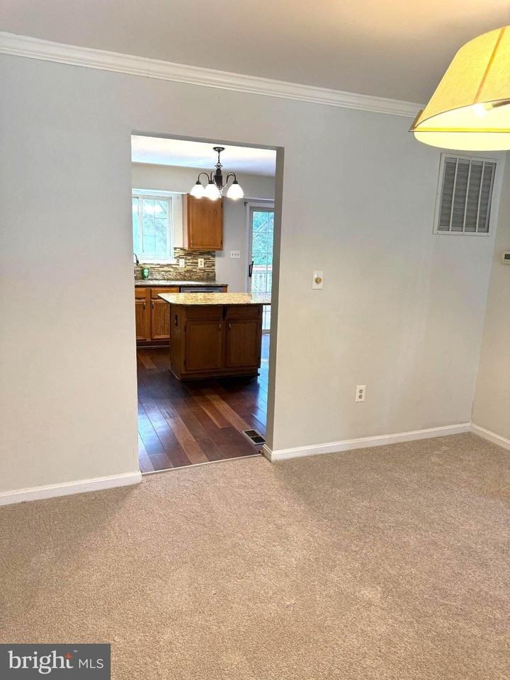 8207 Birdsong Dr - Photo 4 of 50