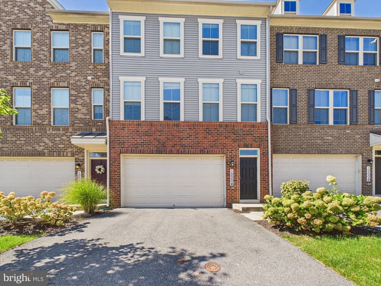 10004 Dorsey Ln - Photo 2 of 31