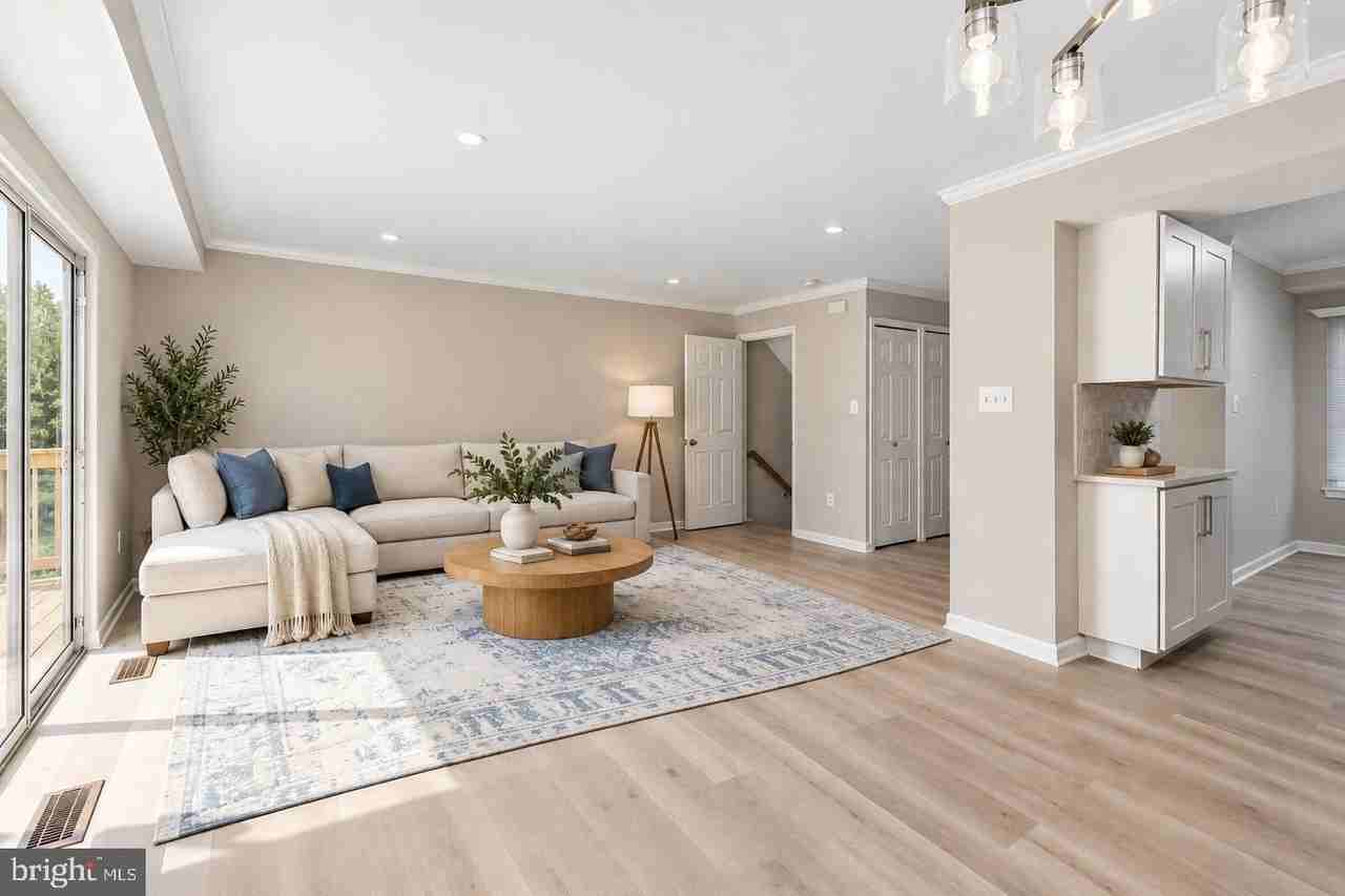 15644 Millbrook Ln #33 - Photo 3 of 50