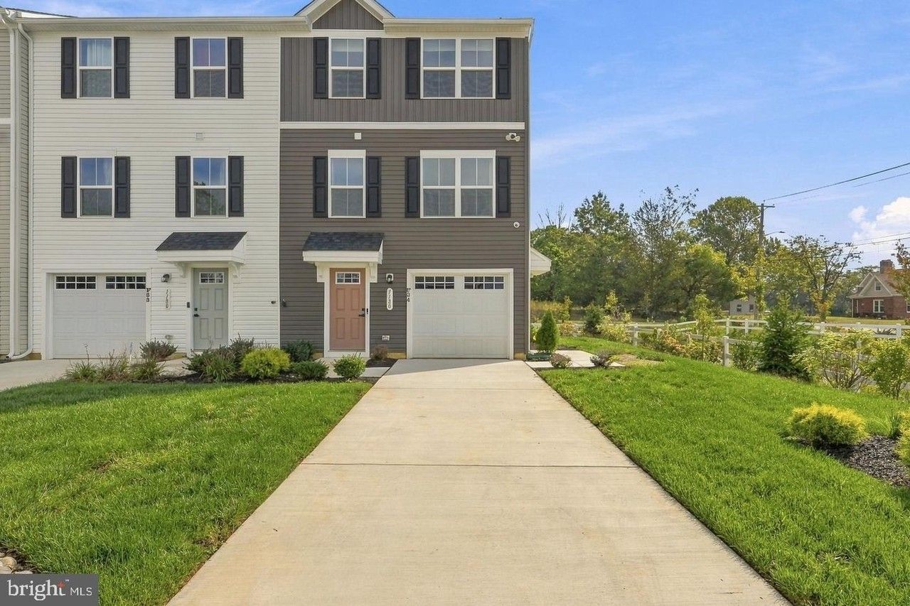 1180 W Walnut Rd #F34 - Photo 2 of 44